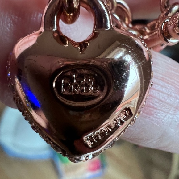 Joan Rivers Vintage Rose Gold Heart Pendant Necklace - Picture 3 of 3